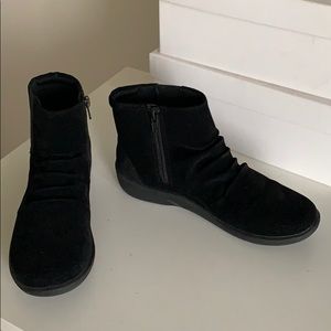 Brand new authentic Clark booties . 6 1/2